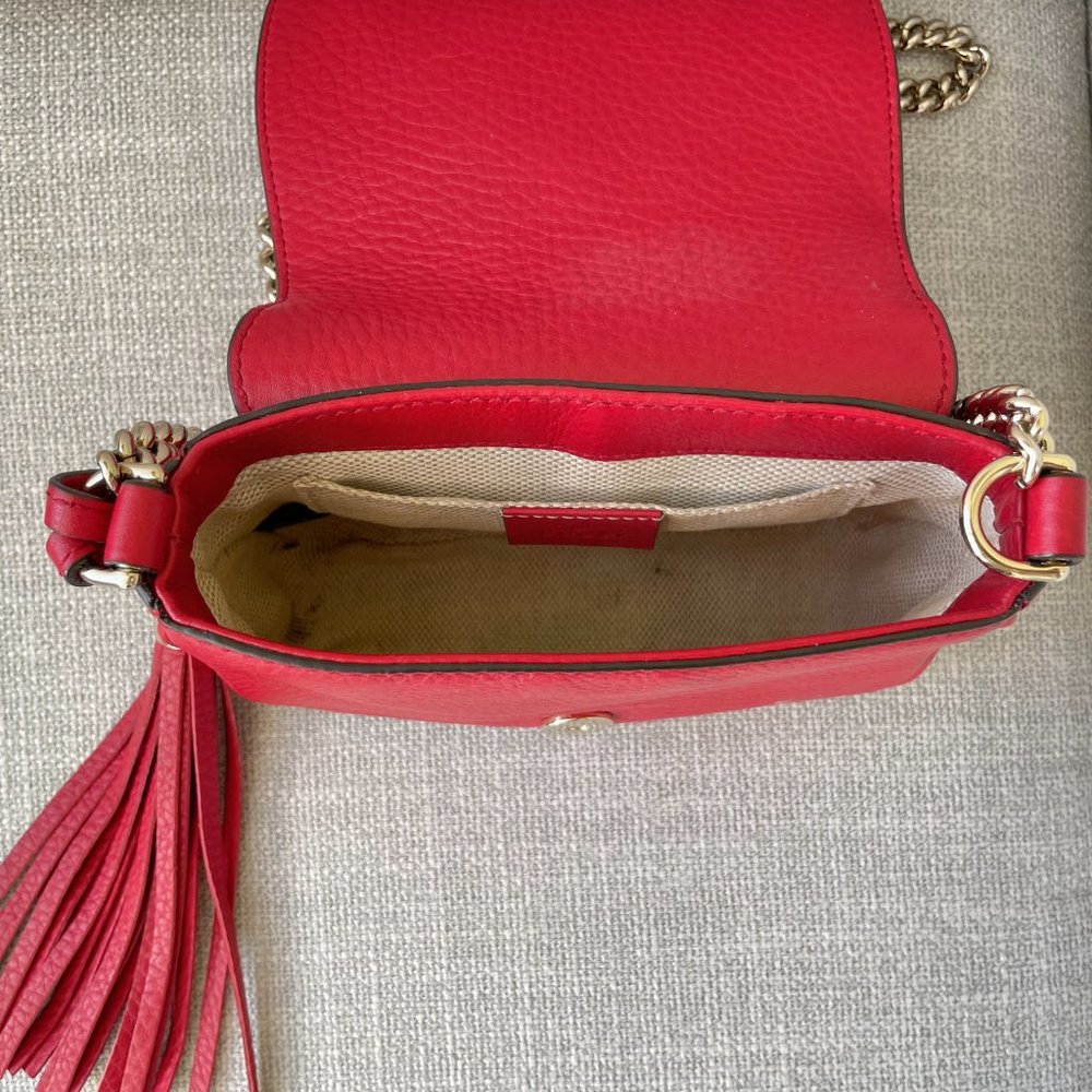 Gucci Soho Red Crossbody Bag With Chain Gem